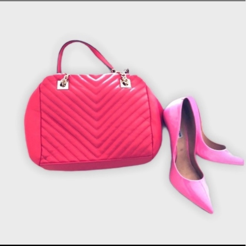 #PrettyInPink ....Pink Purse 👛😍 - Picture 2 of 6